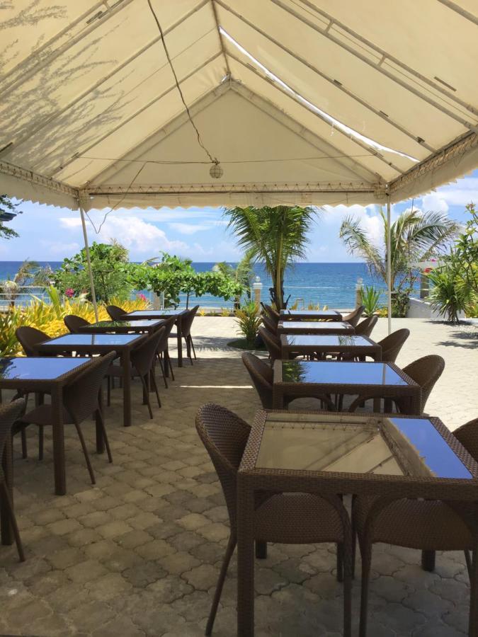 Em Royalle Hotel & Beach Resort San Juan  Exterior photo