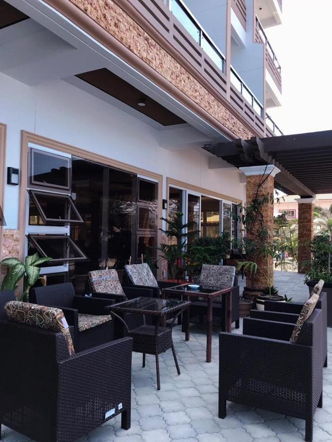 Em Royalle Hotel & Beach Resort San Juan  Exterior photo