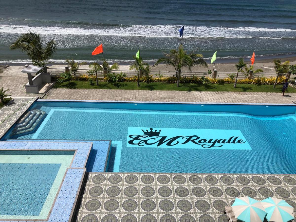 Em Royalle Hotel & Beach Resort San Juan  Exterior photo